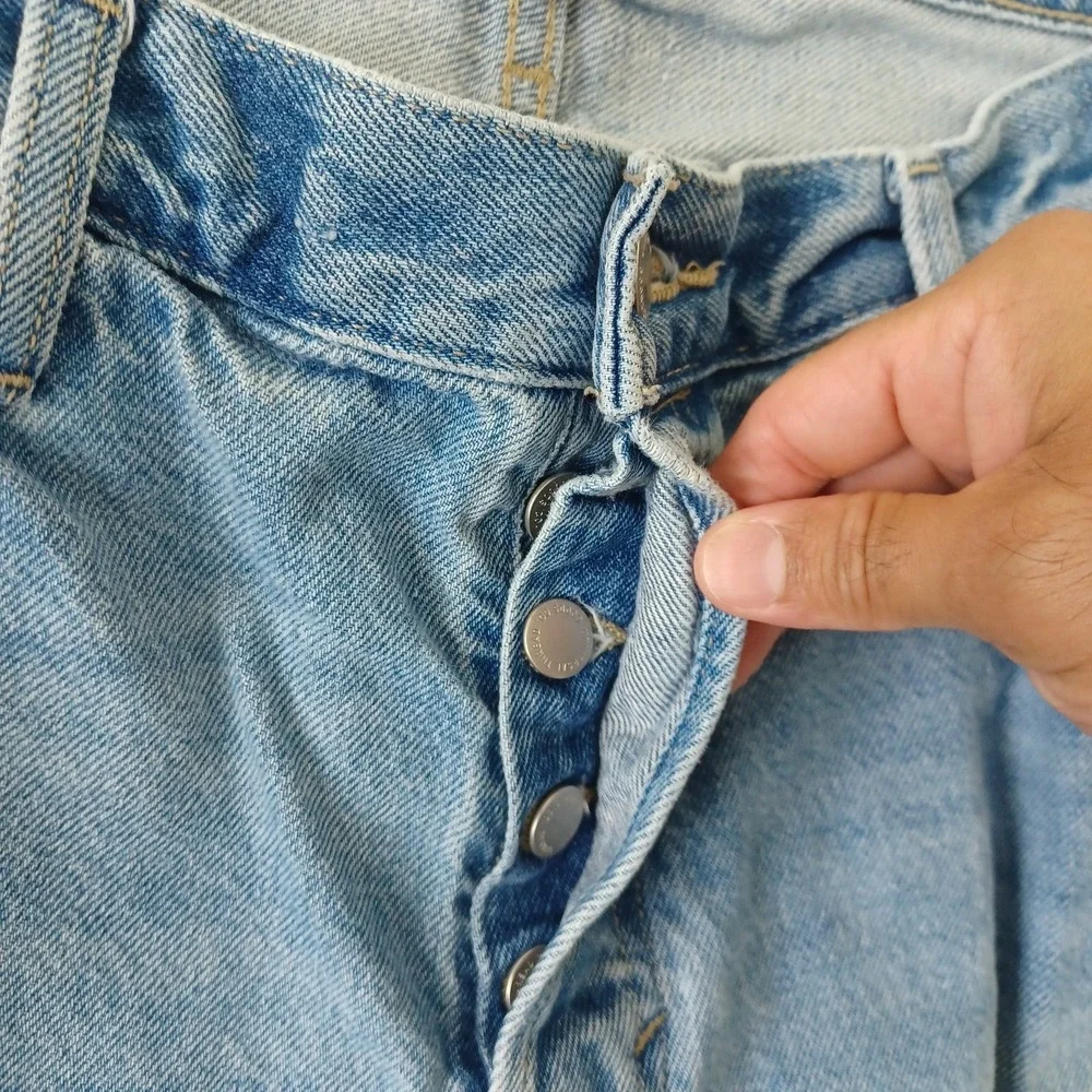Universal‎ Thread Mid Rise 90s Womens 14 Lightwash Fly Button Rustic Baggy Jeans